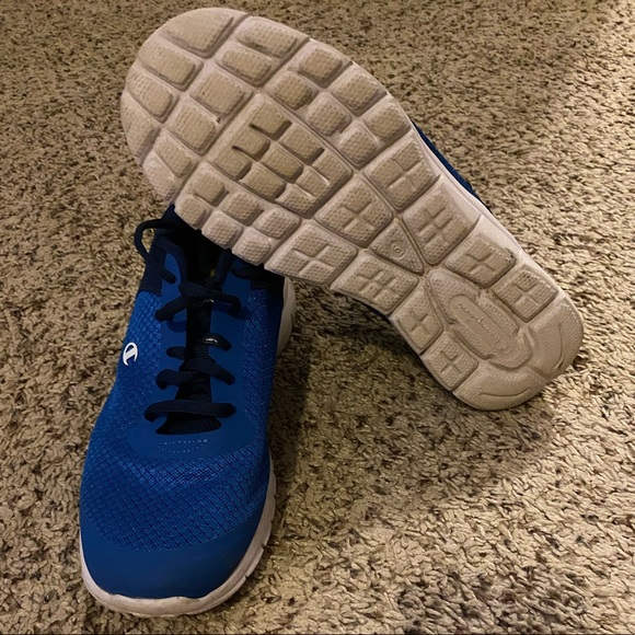 Boys champion shoes - Picture 4 of 6